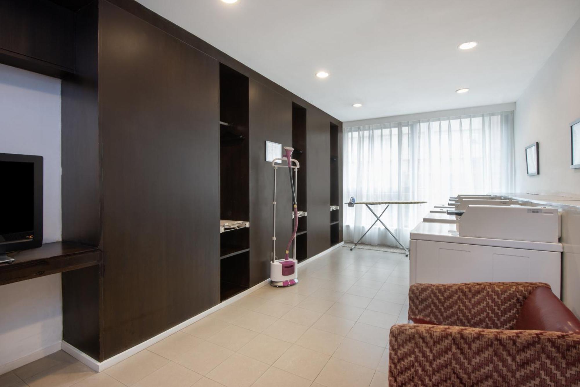 Holiday Inn Express Chengdu Gulou-Tianfu Square Chunxi Road Branch Екстериор снимка
